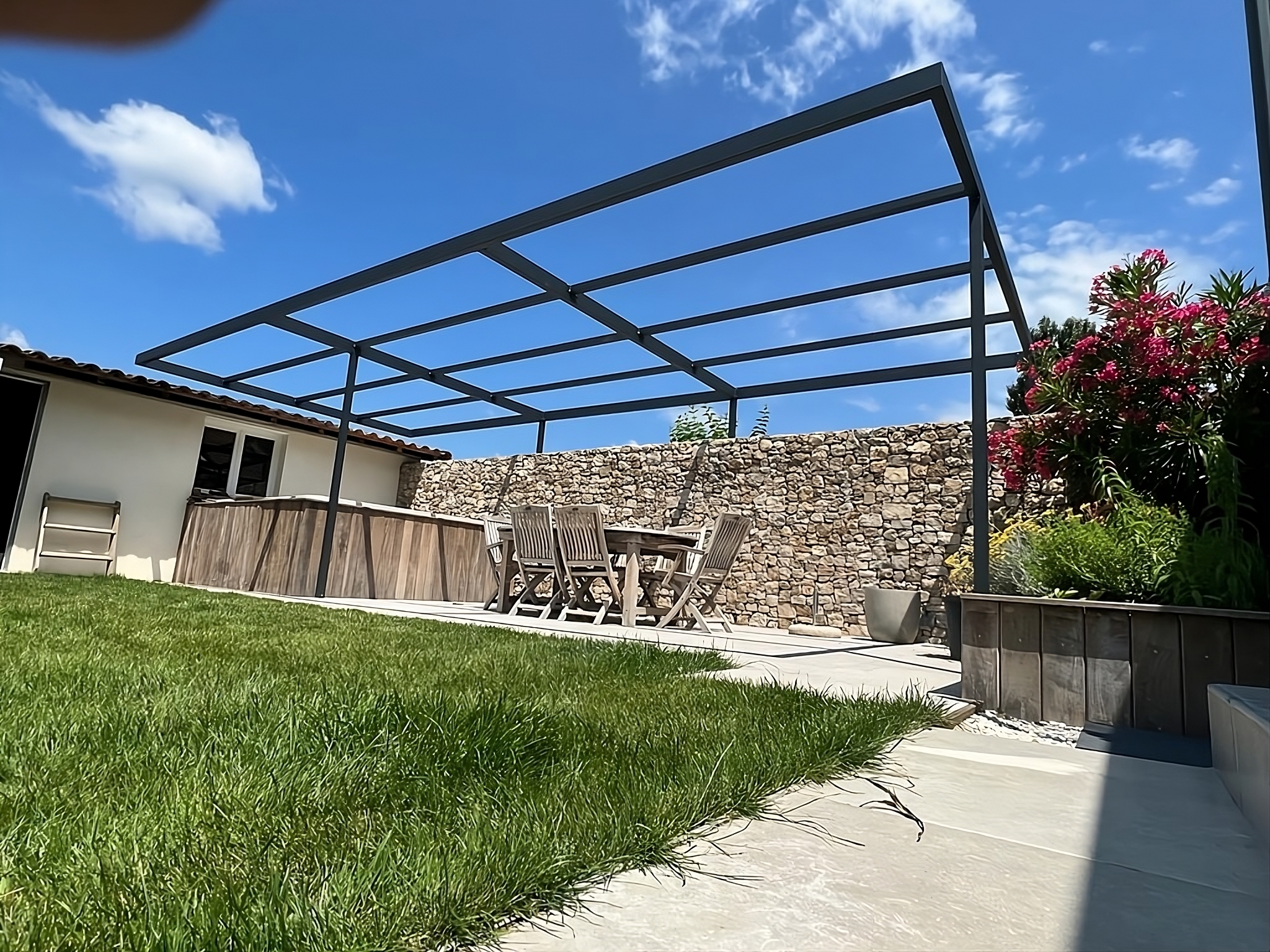 Pergola avec jambe déportée Image